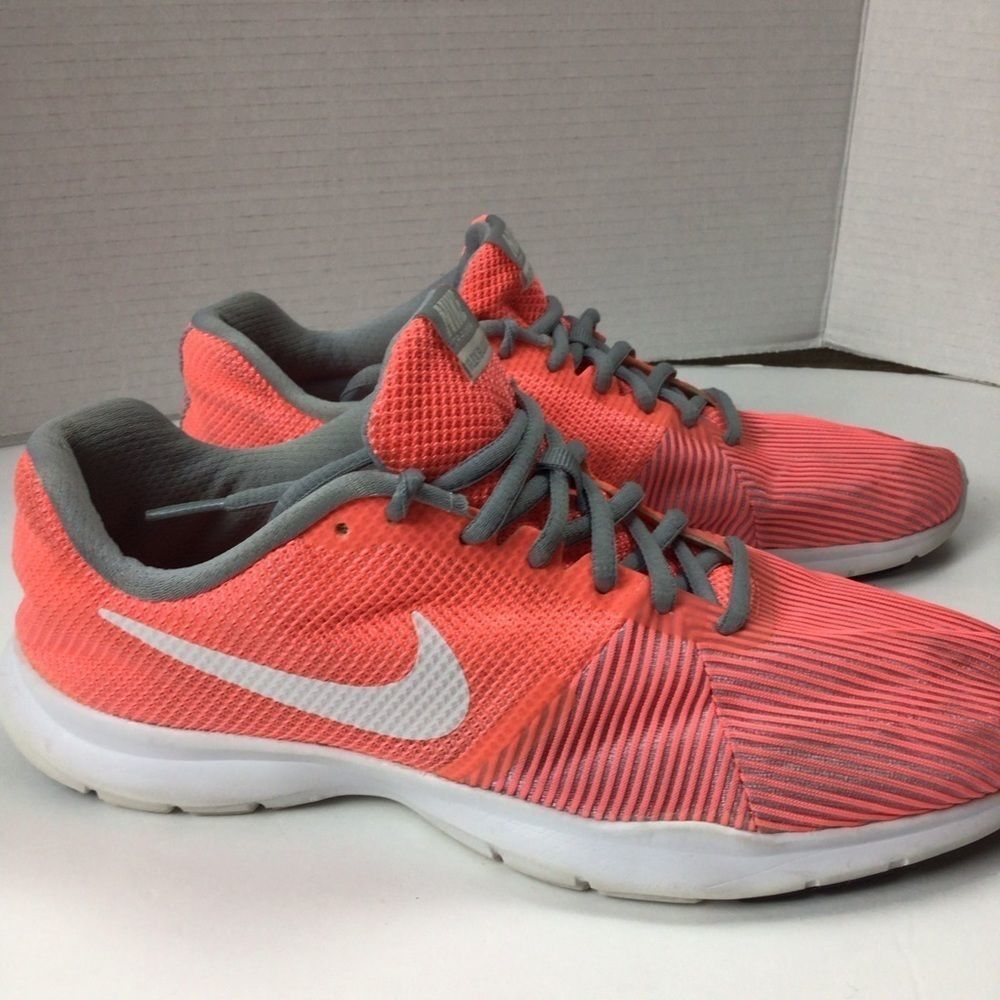 Nike flex bijoux size 9.5 pink athletic shoes